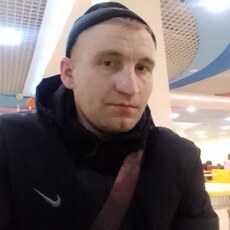 Слава, 32