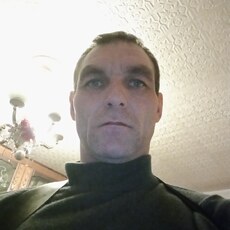Валентин, 44