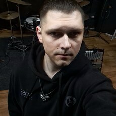 Юрий, 32