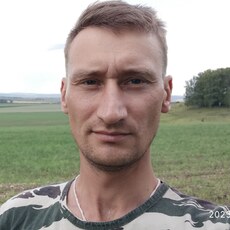 Гриша, 36