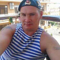Валя, 40