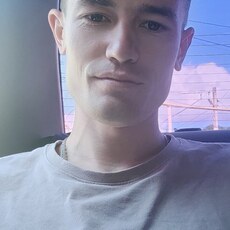 Максим, 25