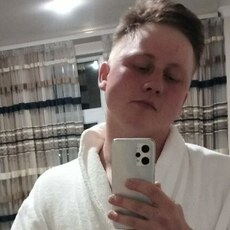 Валентин, 25