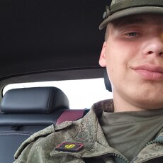 Яша, 22