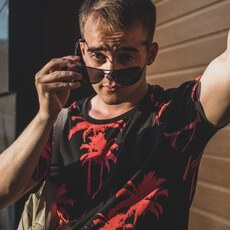 Макс, 27
