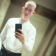 Толя, 21