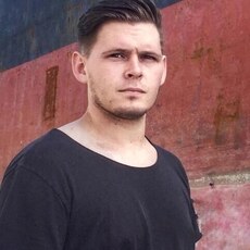 Лёня, 27