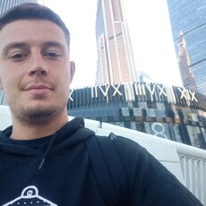 Денис, 25