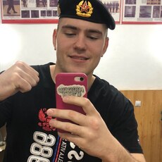 Виталя, 25