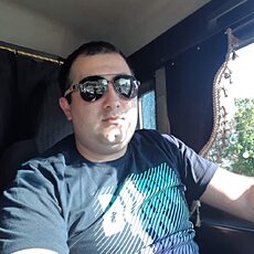 Паша, 32