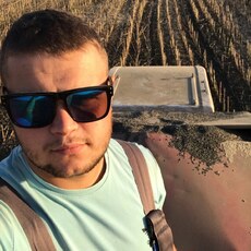 Толя, 26