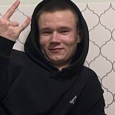 Арсений, 20