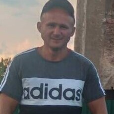 Валя, 44