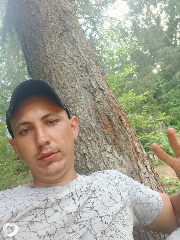 Валя