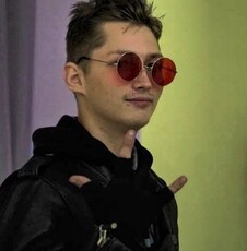 Тёма, 22