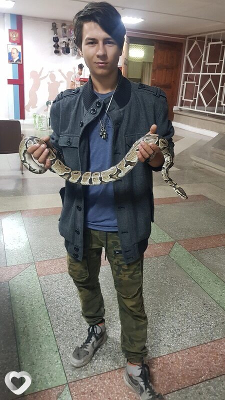 Толя
