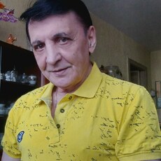 Максим, 49