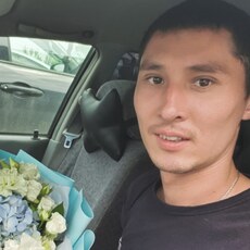 Даня, 32