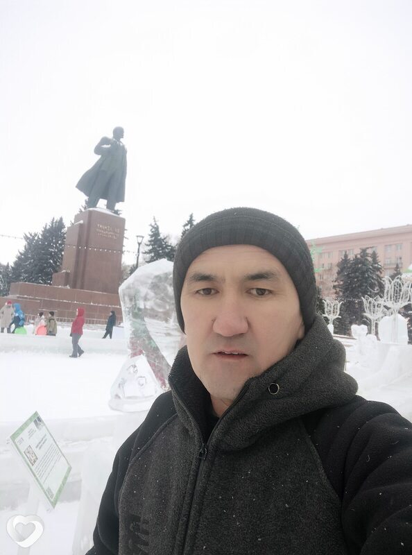Толя