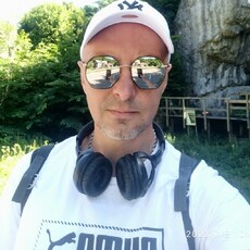Веня, 41
