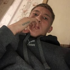 Веня, 25