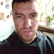 Веня, 36