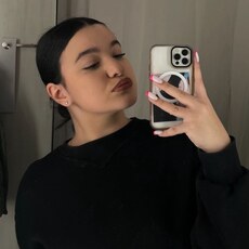 Рая, 22