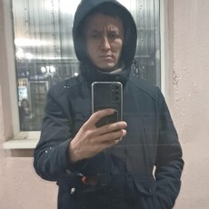 Макс, 32