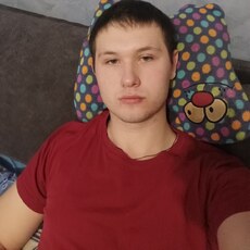 Михаил, 25