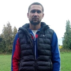 Слава, 33