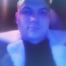 Толя, 27