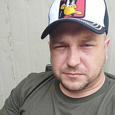 Толя, 36