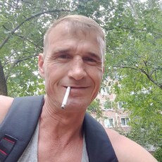 Ден, 44