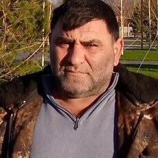 Виктор, 46