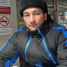 Яков, 33
