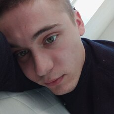 Григорий, 23