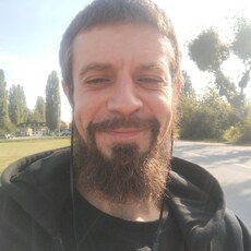 Гриша, 38