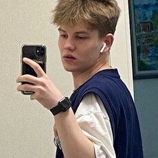 Максим, 20