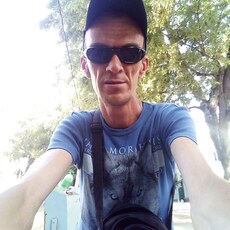 Слава, 42