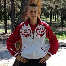 Толя, 42