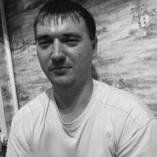 Гена, 32