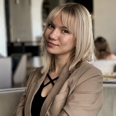 Эля, 22