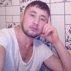 Валентин, 37