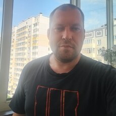 Яша, 42