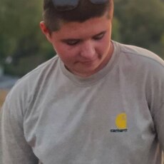 Толя, 21