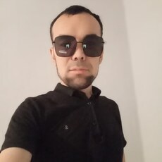Даня, 33