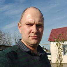 Виктор, 45