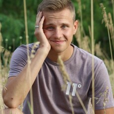 Михаил, 23