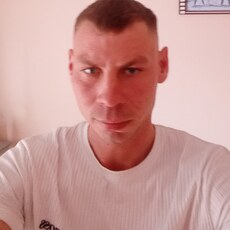 Виталя, 28