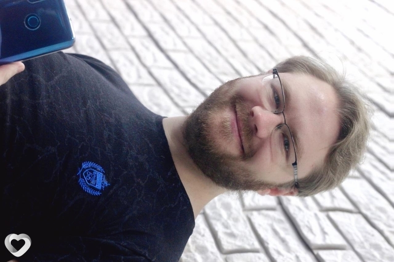 Толя